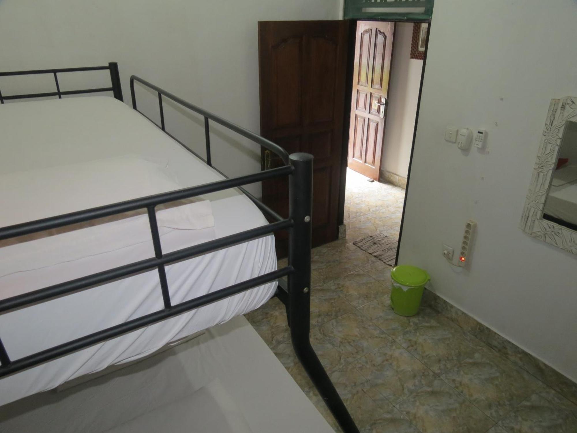 הוסטל פדנגבאי Lemon House מראה חיצוני תמונה